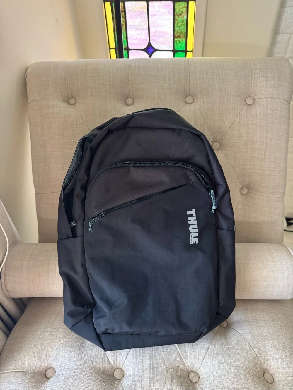 Thule Black Men's Backpack with Front Zip Pocket